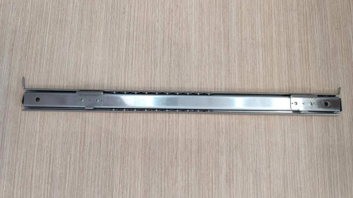 0290101098 Левый направляющий рельс духового шкафа Haier